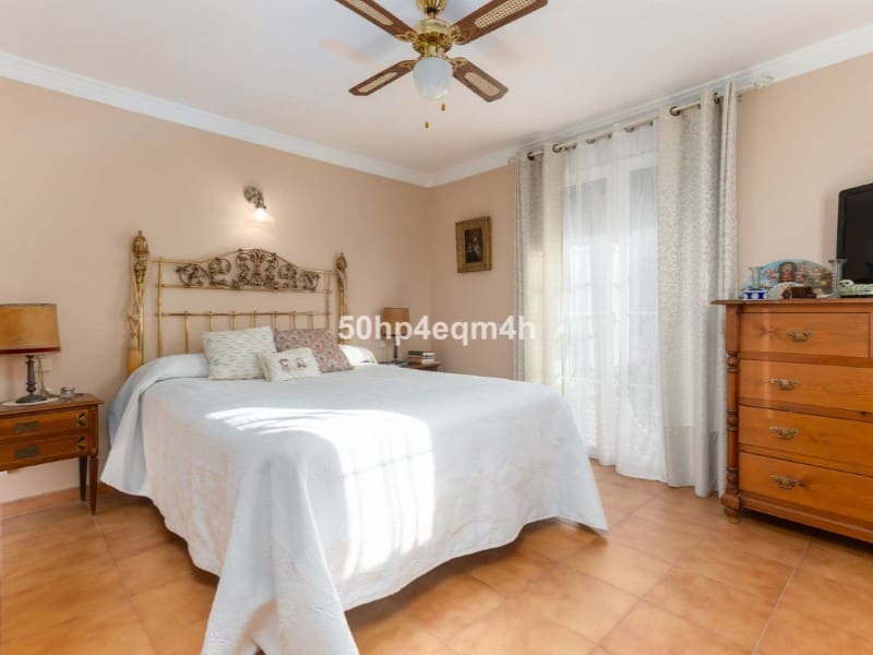 4 soveværelse Villa til salg i San Pedro de Alcantara - € 1.650.000 (Ref: 9576485)