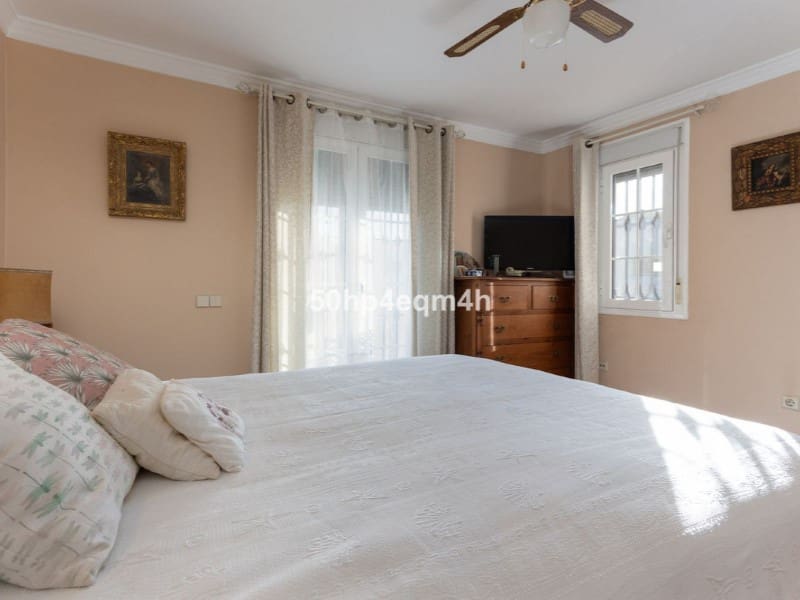 4 soveværelse Villa til salg i San Pedro de Alcantara - € 1.650.000 (Ref: 9576485)