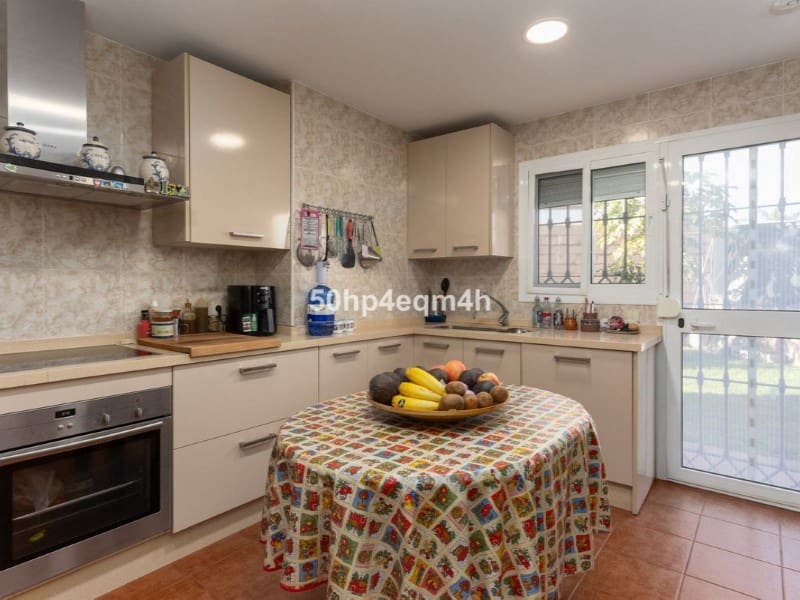 4 soveværelse Villa til salg i San Pedro de Alcantara - € 1.650.000 (Ref: 9576485)