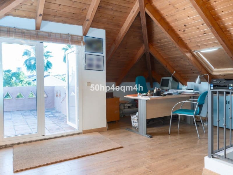 4 soveværelse Villa til salg i San Pedro de Alcantara - € 1.650.000 (Ref: 9576485)