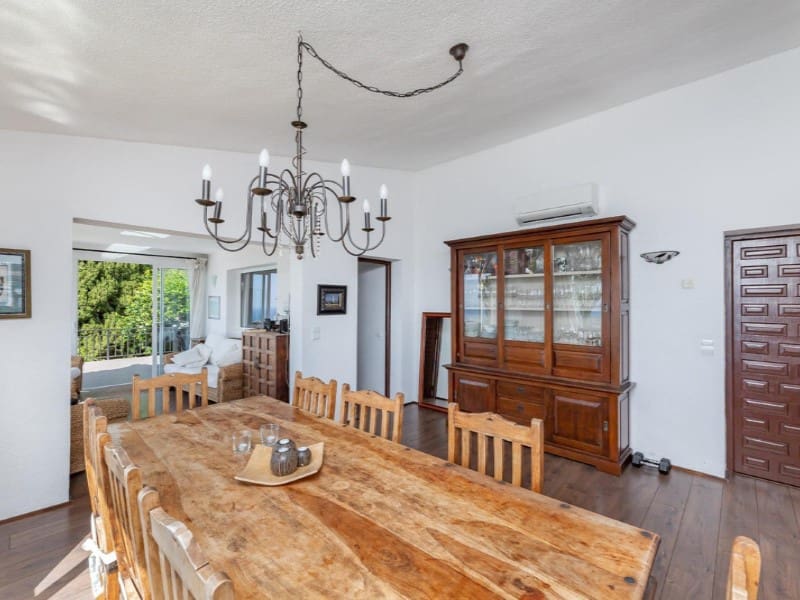 4 makuuhuone Huvila myytävänä paikassa Benalmadena mukana uima-altaan 
autotalli - 1 295 000 € (Ref: 9576486)