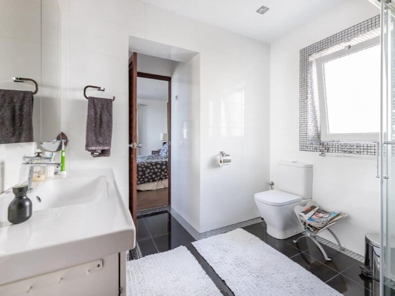 4 makuuhuone Huvila myytävänä paikassa Benalmadena mukana uima-altaan 
autotalli - 1 295 000 € (Ref: 9576486)