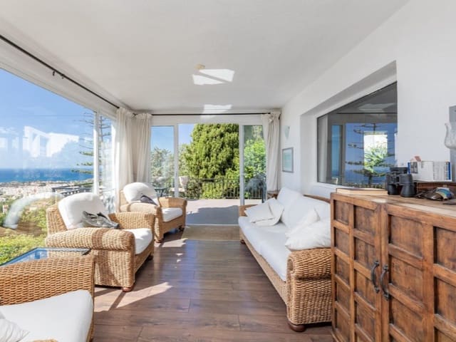 4 makuuhuone Huvila myytävänä paikassa Montealto - Monterrey, Benalmádena mukana uima-altaan 
autotalli - 1 295 000 € (Ref: 9576486)