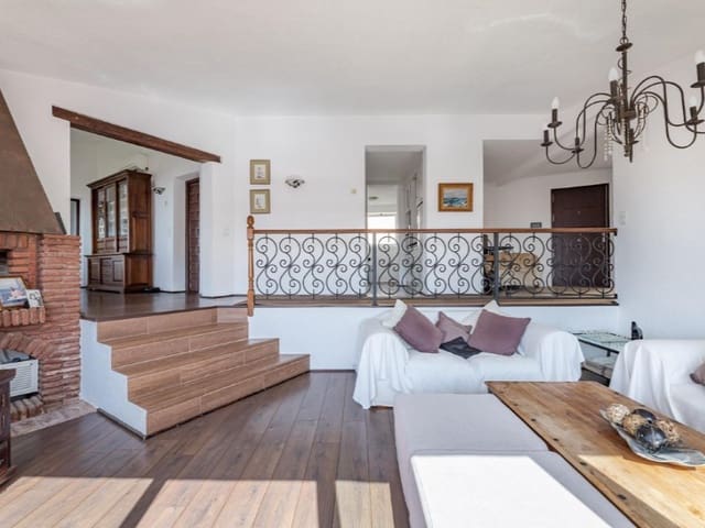 4 makuuhuone Huvila myytävänä paikassa Montealto - Monterrey, Benalmádena mukana uima-altaan 
autotalli - 1 295 000 € (Ref: 9576486)