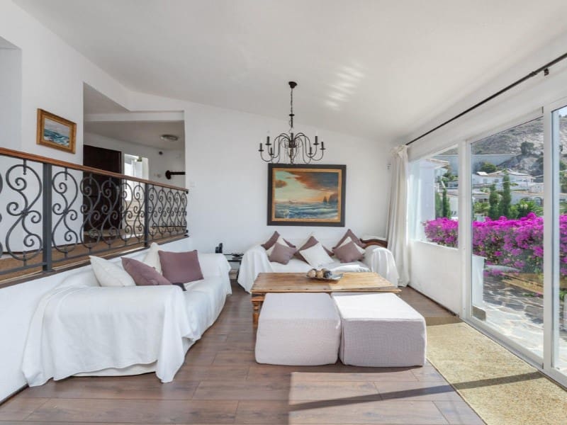 4 makuuhuone Huvila myytävänä paikassa Benalmadena mukana uima-altaan 
autotalli - 1 295 000 € (Ref: 9576486)