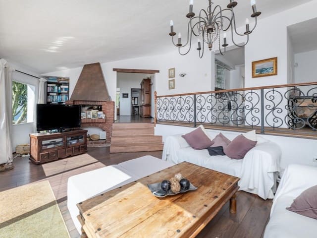 4 makuuhuone Huvila myytävänä paikassa Montealto - Monterrey, Benalmádena mukana uima-altaan 
autotalli - 1 295 000 € (Ref: 9576486)