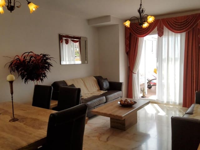 3 makuuhuone Huoneisto myytävänä paikassa Benalmadena Costa, Benalmádena mukana uima-altaan 
autotalli - 510 000 € (Ref: 9576487)