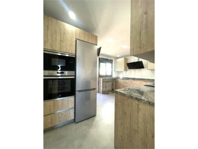 3 chambre Villa/Maison Mitoyenne à vendre à Benalmádena pueblo, Benalmádena avec piscine garage - 625 000 € (Ref: 9576492)