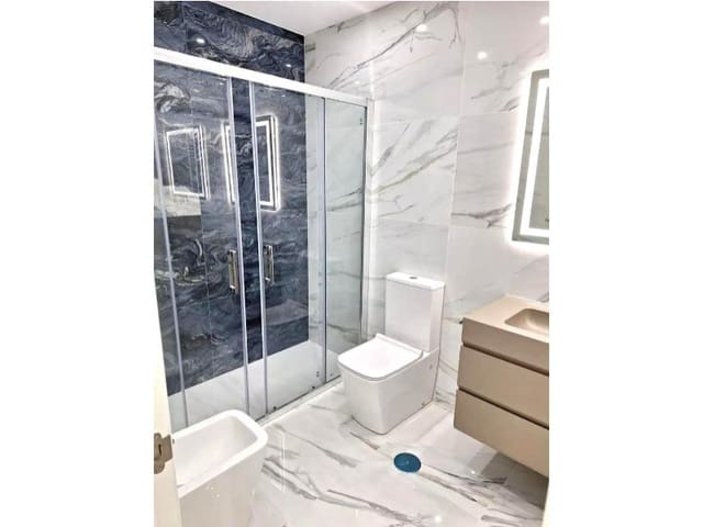 3 chambre Villa/Maison Mitoyenne à vendre à Benalmádena pueblo, Benalmádena avec piscine garage - 625 000 € (Ref: 9576492)