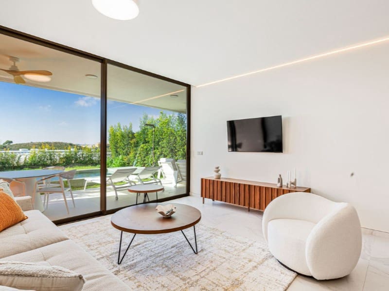 2 soverom Leilighet til salgs i Fuengirola med svømmebasseng garasje - € 799 000 (Ref: 9576494)