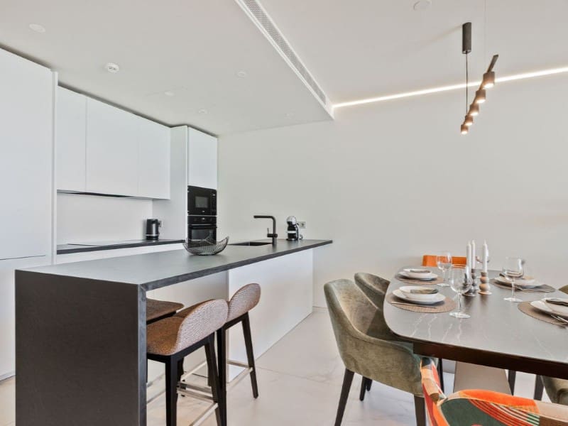 2 soverom Leilighet til salgs i Fuengirola med svømmebasseng garasje - € 799 000 (Ref: 9576494)