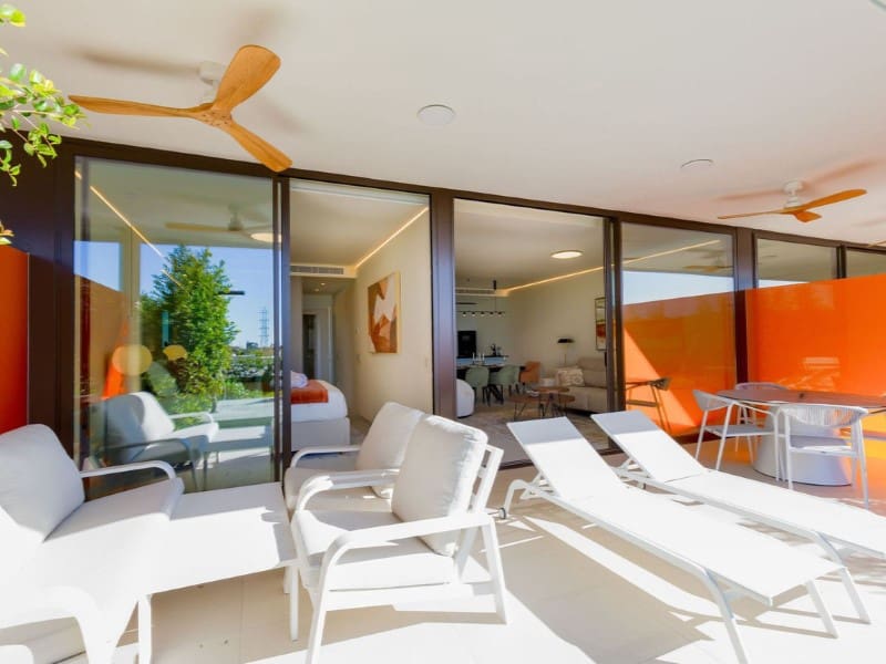 2 soverom Leilighet til salgs i Fuengirola med svømmebasseng garasje - € 799 000 (Ref: 9576494)