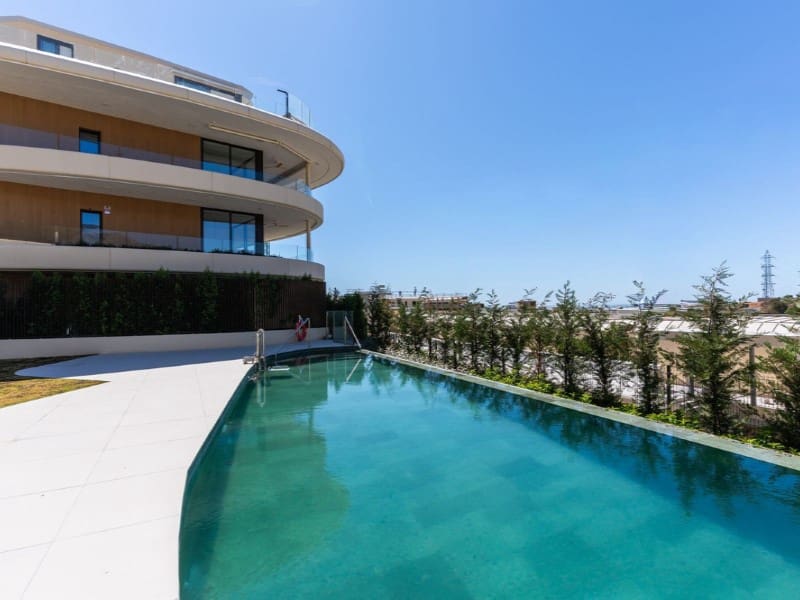 2 soverom Leilighet til salgs i Fuengirola med svømmebasseng garasje - € 799 000 (Ref: 9576494)