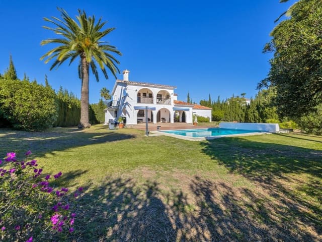 5 bedroom Villa for sale in Nueva Atalaya, Estepona with pool garage - € 1,399,900 (Ref: 9576495)