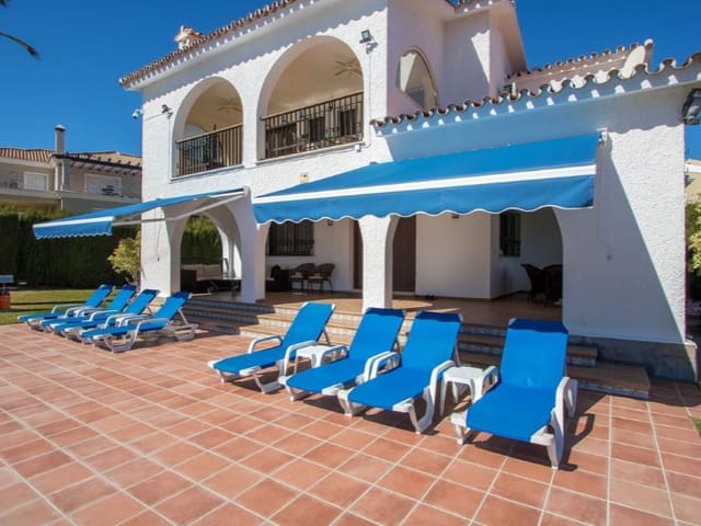 5 bedroom Villa for sale in Nueva Atalaya, Estepona with pool garage - € 1,399,900 (Ref: 9576495)