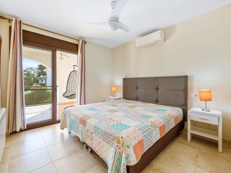 5 bedroom Villa for sale in Estepona with pool garage - € 1,399,900 (Ref: 9576495)