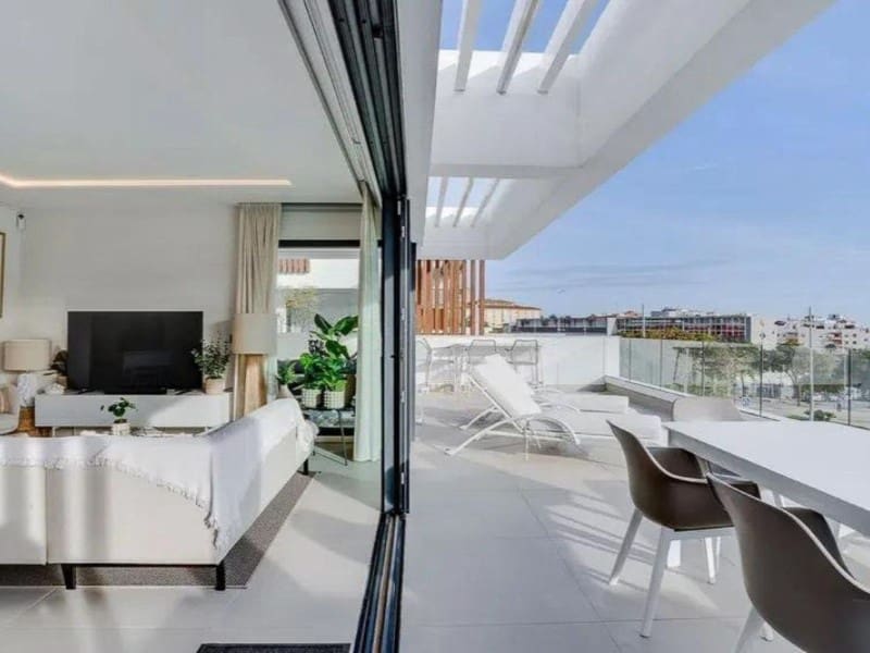 3 makuuhuone Huoneisto myytävänä paikassa Estepona mukana uima-altaan 
autotalli - 779 000 € (Ref: 9576496)