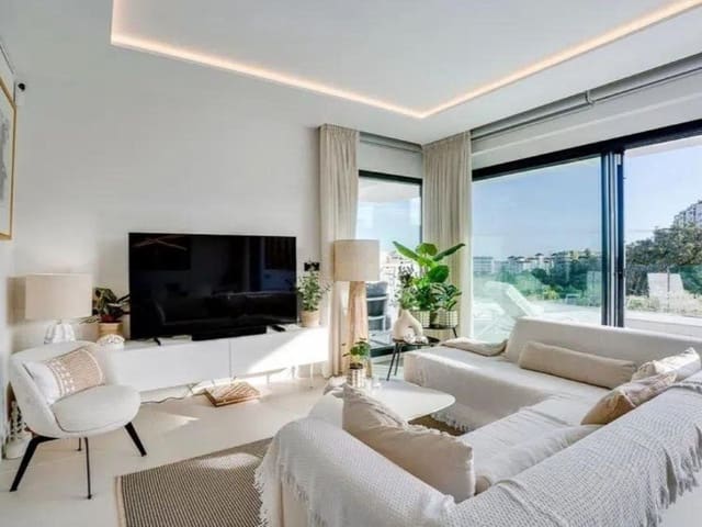 3 makuuhuone Huoneisto myytävänä paikassa Puerto de Estepona, Estepona mukana uima-altaan 
autotalli - 779 000 € (Ref: 9576496)