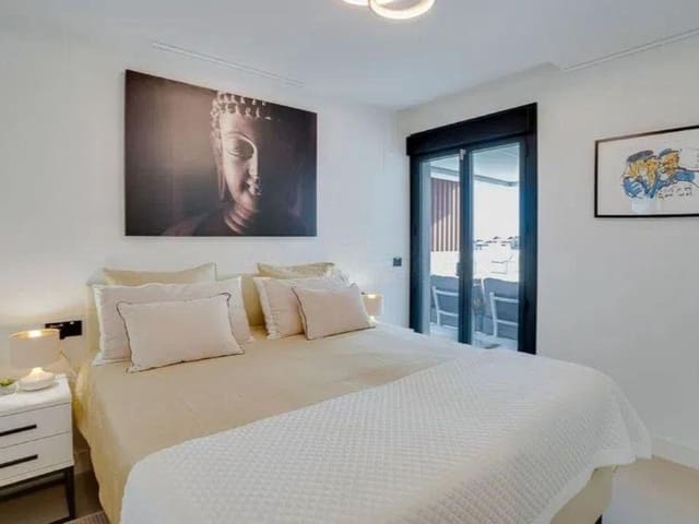 3 makuuhuone Huoneisto myytävänä paikassa Puerto de Estepona, Estepona mukana uima-altaan 
autotalli - 779 000 € (Ref: 9576496)