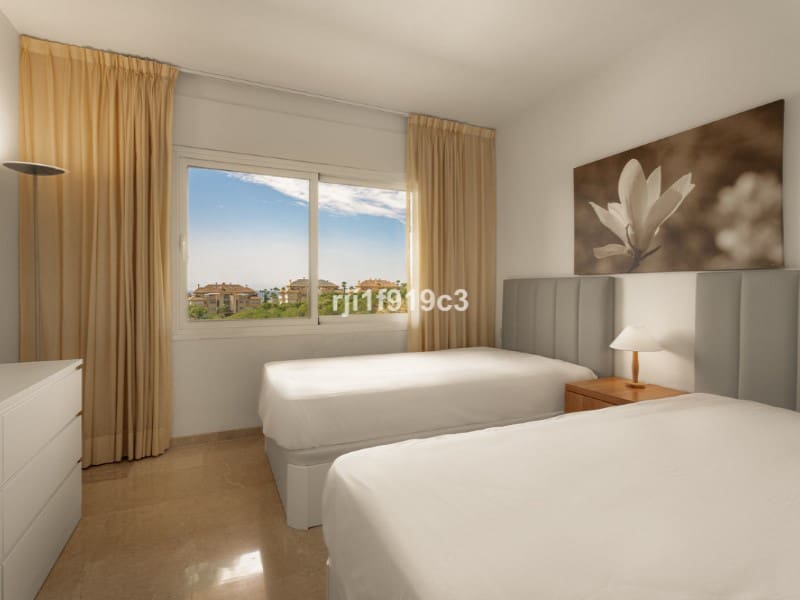 3 Zimmer Apartment zu verkaufen in Elviria mit Pool - 745.000 € (Ref: 9576497)