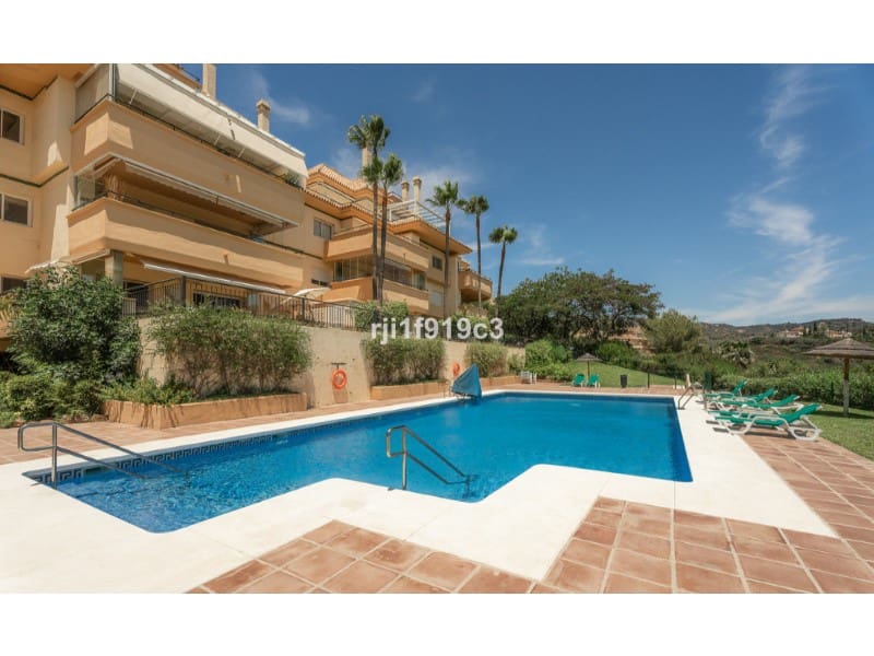 3 Zimmer Apartment zu verkaufen in Elviria mit Pool - 745.000 € (Ref: 9576497)