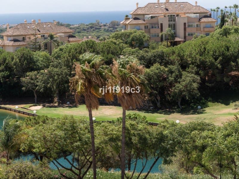 3 Zimmer Apartment zu verkaufen in Elviria mit Pool - 745.000 € (Ref: 9576497)