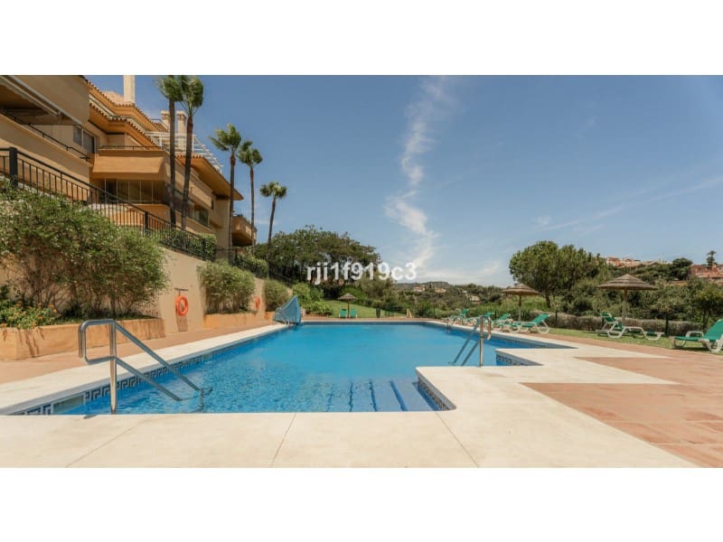 3 Zimmer Apartment zu verkaufen in Elviria mit Pool - 745.000 € (Ref: 9576497)