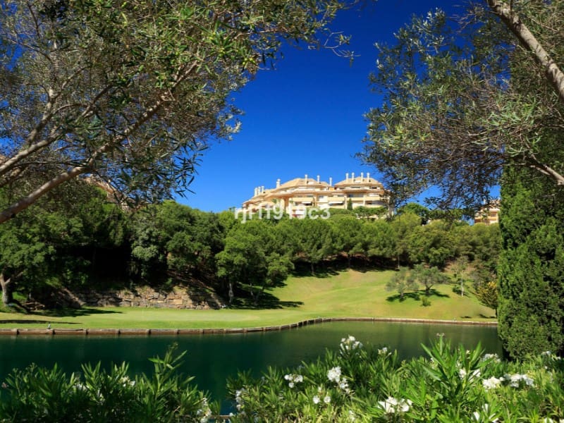 3 Zimmer Apartment zu verkaufen in Elviria mit Pool - 745.000 € (Ref: 9576497)