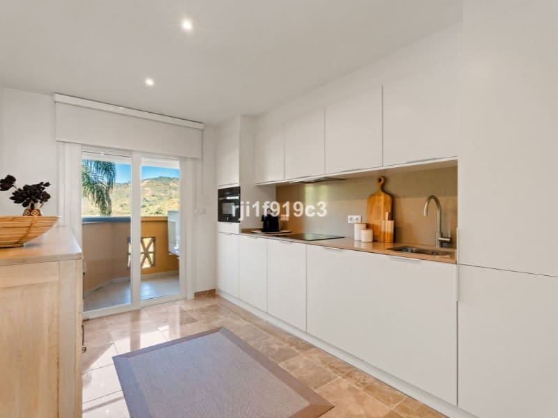 2 Zimmer Apartment zu verkaufen in Elviria mit Pool - 615.000 € (Ref: 9576498)