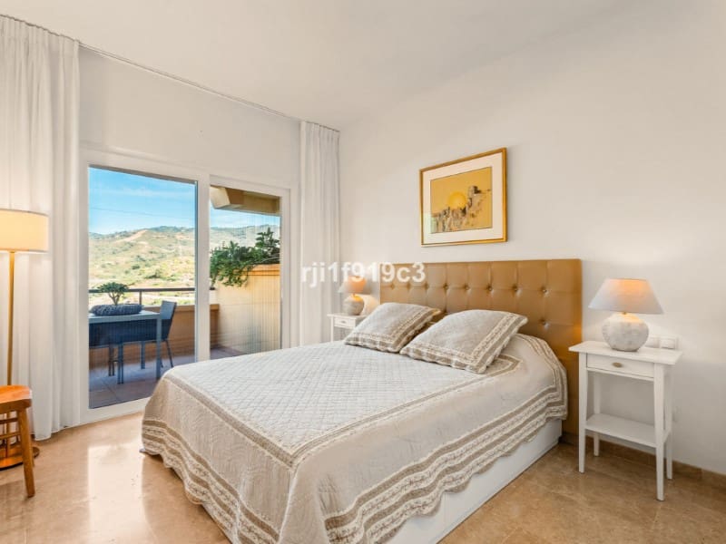 2 Zimmer Apartment zu verkaufen in Elviria mit Pool - 615.000 € (Ref: 9576498)