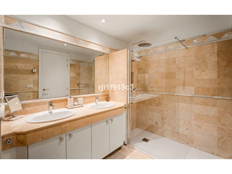 2 Zimmer Apartment zu verkaufen in Elviria mit Pool - 615.000 € (Ref: 9576498)