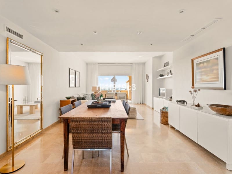 2 Zimmer Apartment zu verkaufen in Elviria mit Pool - 615.000 € (Ref: 9576498)