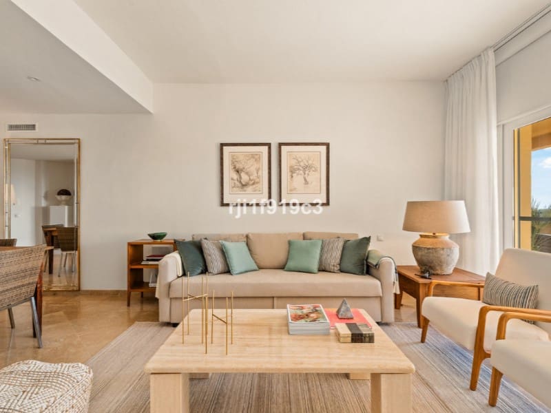 2 Zimmer Apartment zu verkaufen in Elviria mit Pool - 615.000 € (Ref: 9576498)