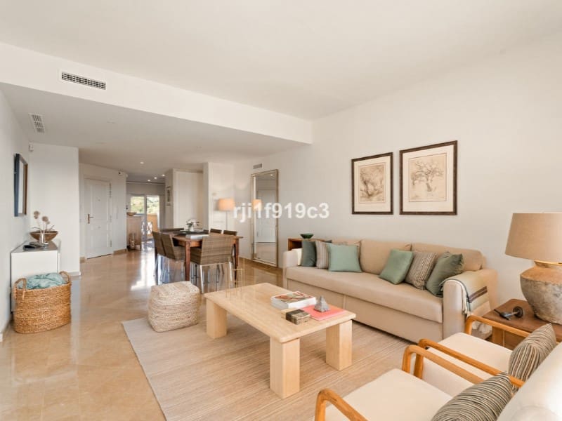 2 Zimmer Apartment zu verkaufen in Elviria mit Pool - 615.000 € (Ref: 9576498)
