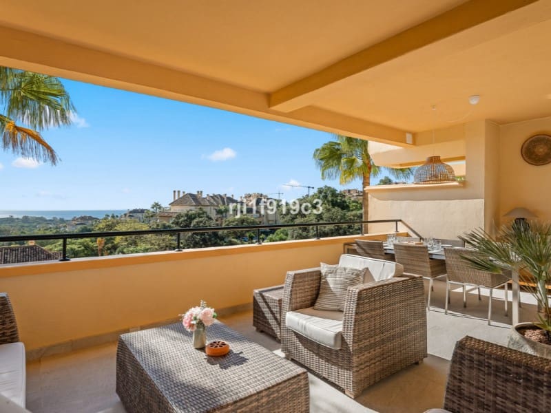 2 Zimmer Apartment zu verkaufen in Elviria mit Pool - 615.000 € (Ref: 9576498)