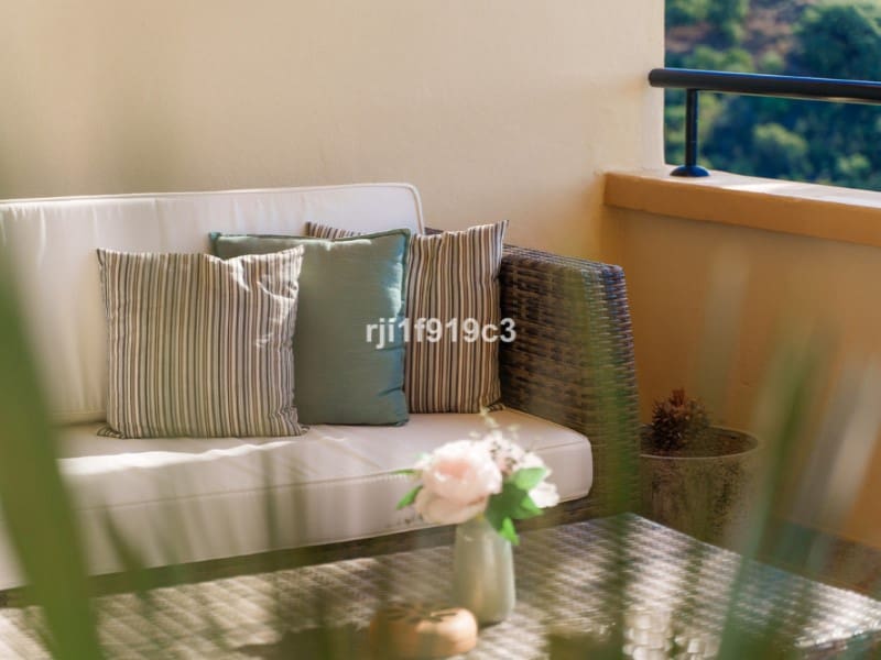 2 Zimmer Apartment zu verkaufen in Elviria mit Pool - 615.000 € (Ref: 9576498)