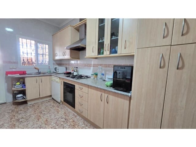 2 makuuhuone Huvila myytävänä paikassa Arroyo de la Miel, Benalmádena mukana uima-altaan 
autotalli - 550 000 € (Ref: 9576501)