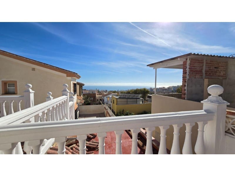 2 makuuhuone Huvila myytävänä paikassa Arroyo de la Miel mukana uima-altaan 
autotalli - 550 000 € (Ref: 9576501)