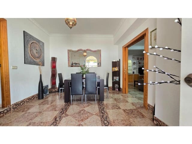 2 makuuhuone Huvila myytävänä paikassa Arroyo de la Miel, Benalmádena mukana uima-altaan 
autotalli - 550 000 € (Ref: 9576501)