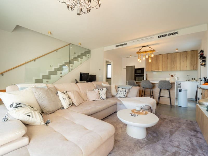 3 makuuhuone Huvila myytävänä paikassa Riviera del Sol mukana uima-altaan - 690 000 € (Ref: 9576502)