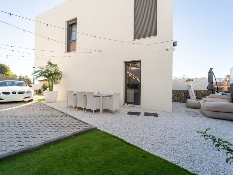 3 makuuhuone Huvila myytävänä paikassa Riviera del Sol mukana uima-altaan - 690 000 € (Ref: 9576502)