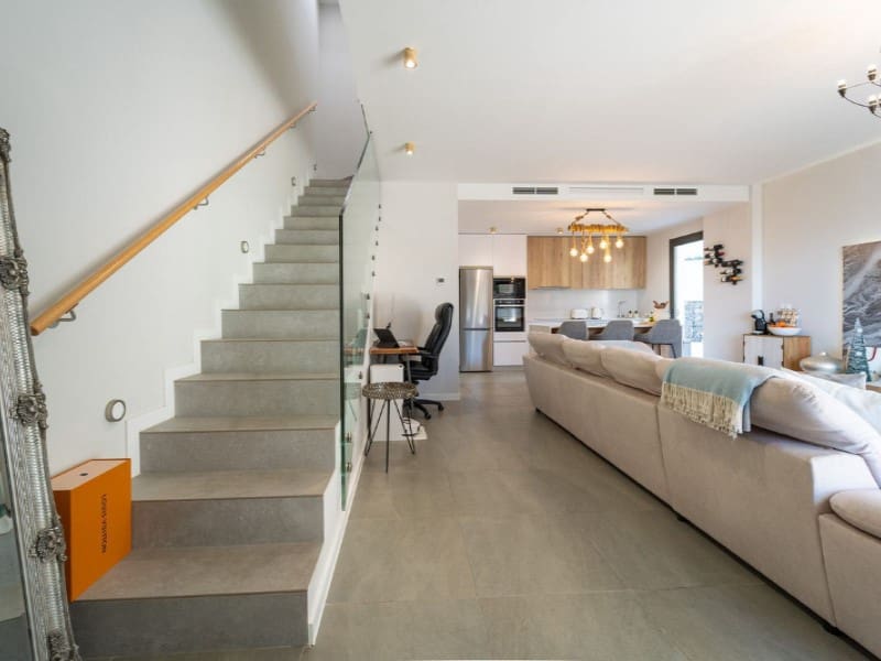 3 makuuhuone Huvila myytävänä paikassa Riviera del Sol mukana uima-altaan - 690 000 € (Ref: 9576502)