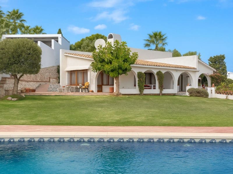 Chalet de 3 habitaciones en Mijas en venta con piscina garaje - 699.000 € (Ref: 9576503)