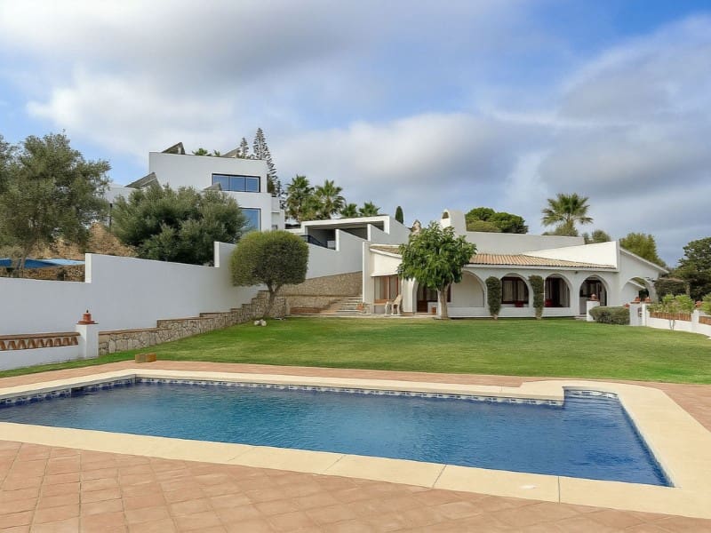 Chalet de 3 habitaciones en Mijas en venta con piscina garaje - 699.000 € (Ref: 9576503)