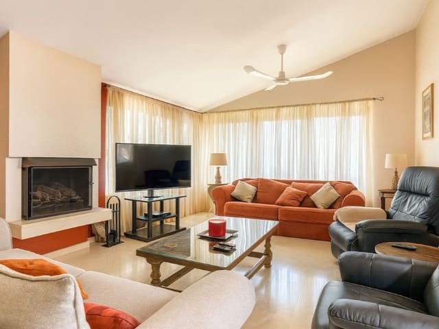 3 sovrum Villa till salu i Hipódromo - Cerrado del Águila, Mijas med pool garage - 699 000 € (Ref: 9576503)