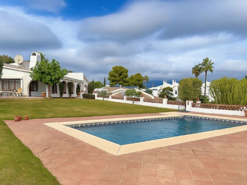 Chalet de 3 habitaciones en Mijas en venta con piscina garaje - 699.000 € (Ref: 9576503)