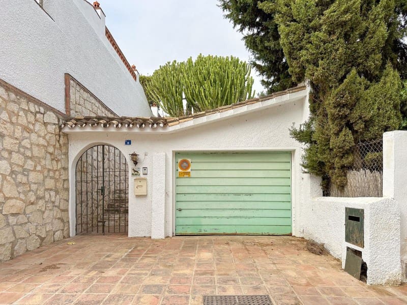 Chalet de 3 habitaciones en Mijas en venta con piscina garaje - 699.000 € (Ref: 9576503)