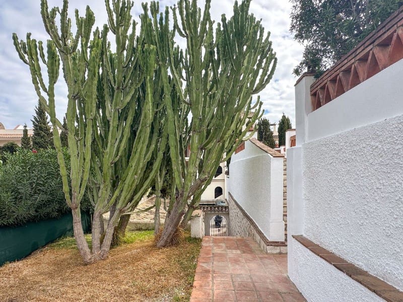 Chalet de 3 habitaciones en Mijas en venta con piscina garaje - 699.000 € (Ref: 9576503)