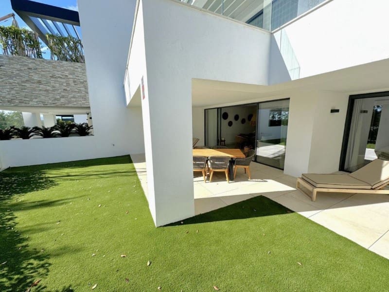 3 slaapkamer Appartement te koop in Marbesa met zwembad garage - € 685.000 (Ref: 9576504)