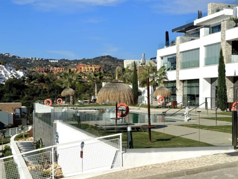 3 slaapkamer Appartement te koop in Marbesa met zwembad garage - € 685.000 (Ref: 9576504)